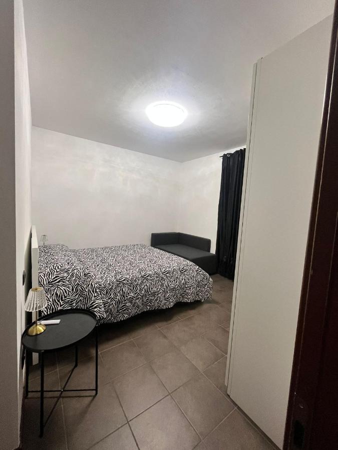 Home Sarenji Trivolzio Kültér fotó